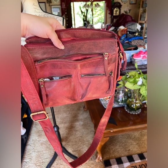 100% cow hide leather Great American leather works red crossbody handbag. - Picture 14 of 17